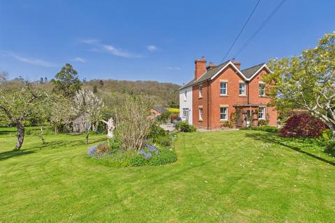 5 bed property, in Groesllwyd, £630,000