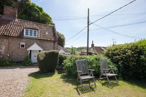 1 bed property, in Charming 'Chocolate Box' Cottage in Stiffkey, £395,000