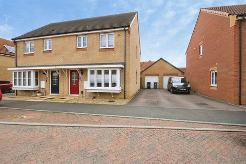 3 bed property, in Dandelion Drive, £250,000