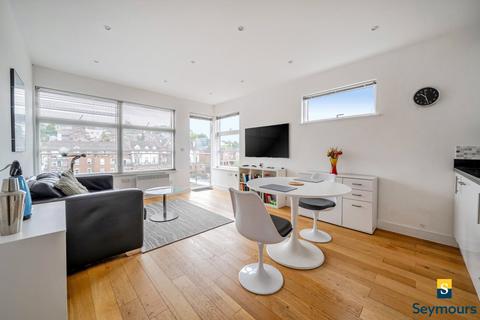 1 bed property, in Guildford, £250,000