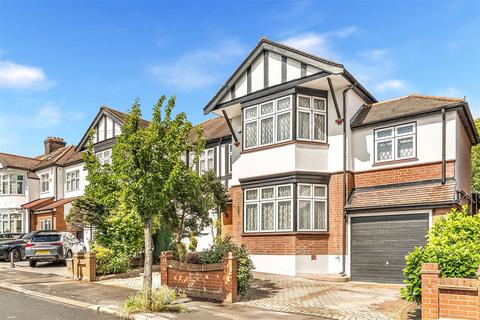 4 bed property, in Falmouth Gardens, £950,000