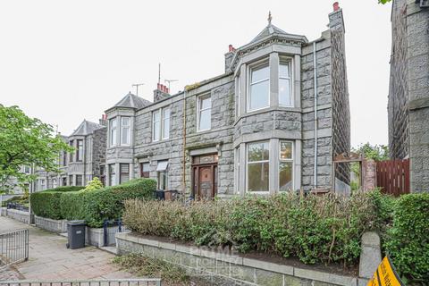 3 bed property, in 266 Victoria Road, £150,000