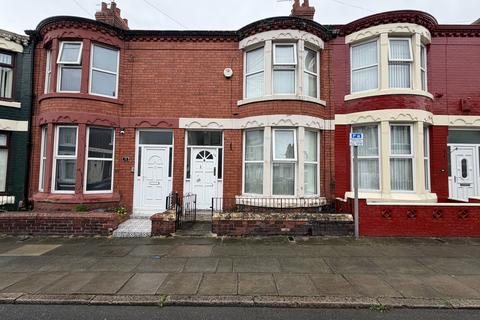 3 bed property, in Wenlock Road, £115,000