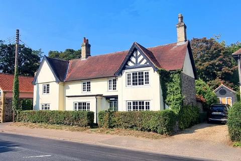 6 bed property, in Bury Road, £500,000