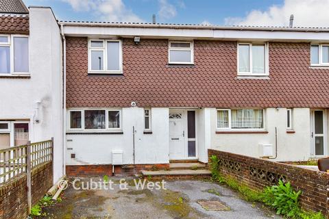 3 bed property, in Carden Avenue, £350,000