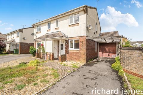 3 bed property, in Ash Close, £205,000