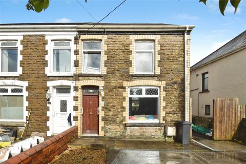 3 bed property, in Pen Yr Heol, £225,000