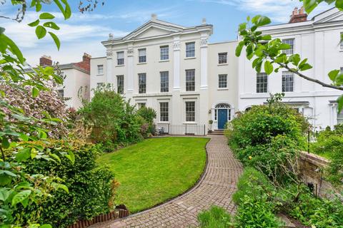 6 bed property, in Britannia Square, £1,250,000