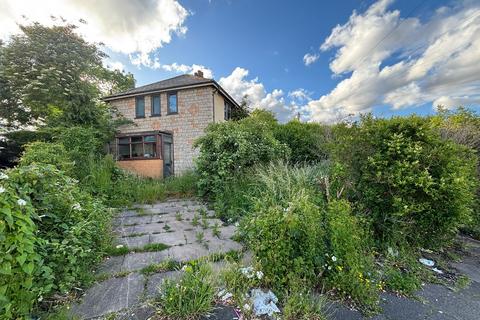 3 bed property, in 1 Briarfield Road, £100,000