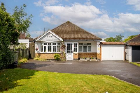 3 bed property, in Brighton Road, £550,000