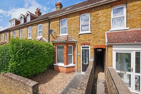 4 bed property, in London Road, £300,000