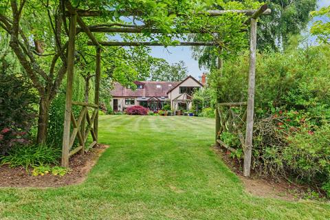 4 bed property, in North Road, £920,000