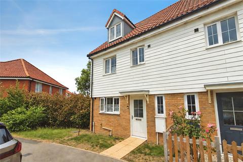 4 bed property, in Drift Road, £350,000