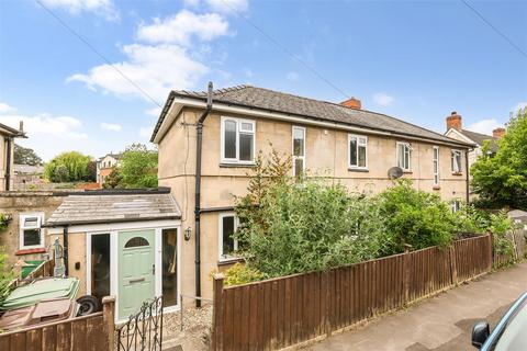 3 bed property, in Park Road, £435,000