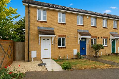 2 bed property, in Willow Farm Way, £280,000