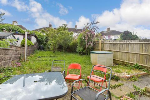 5 bed property, in Widdicombe Way, £350,000