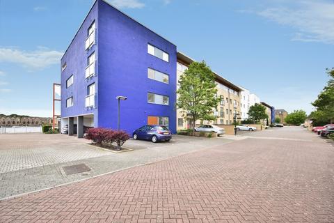 1 bed property, in Watersmeet, £125,000