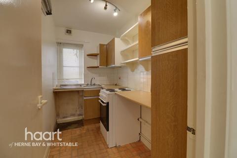 1 bed property, in Canterbury CT1, £120,000