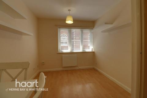 1 bed property, in Canterbury CT1, £120,000