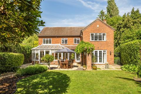 5 bed property, in The Green, £970,000