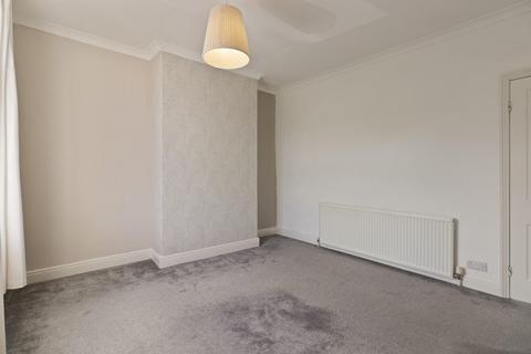 2 bed property, in Toftwood Road, £240,000