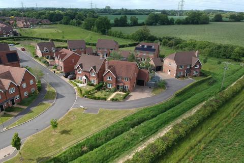 4 bed property, in Centenary Fields, £725,000