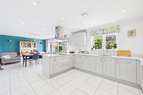 4 bed property, in Centenary Fields, £700,000