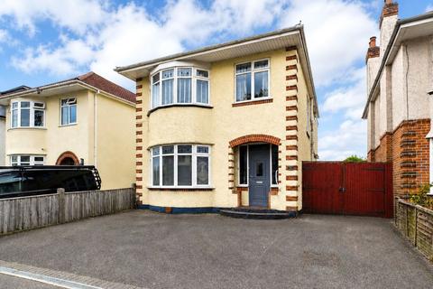 4 bed property, in Corhampton Road, £550,000