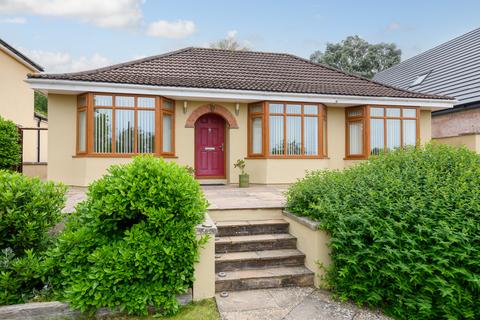 3 bed property, in Wells Road, £650,000