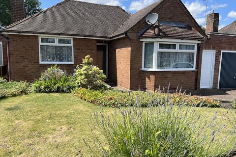 2 bed property, in KINGSWINFORD - Ridge Road, £450,000