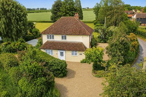 4 bed property, in Mount Bures, £750,000