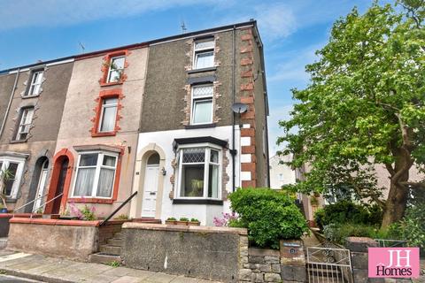 4 bed property, in Newton Street, £275,000