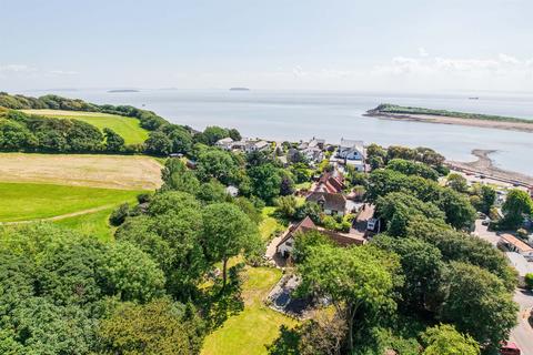 5 bed property, in St. Marys Well Bay Road, £1,575,000