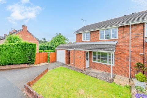 3 bed property, in Swan Hill, £250,000