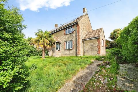 3 bed property, in Arnhem Road, £190,000