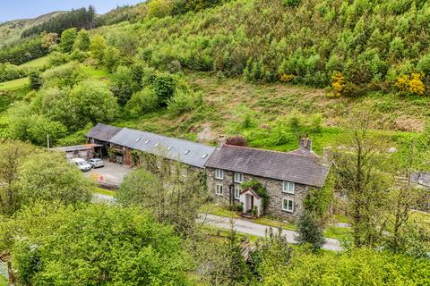 6 bed property, in Mallwyd, £550,000