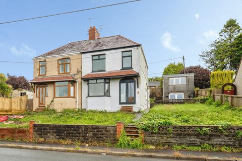 3 bed property, in Carmarthen Road, £170,000