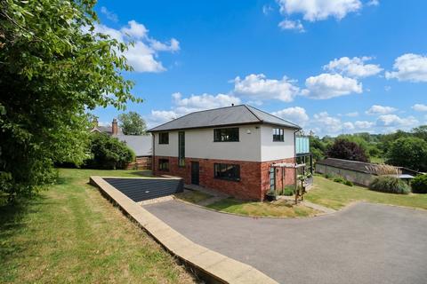 4 bed property, in Canterbury Road, £750,000