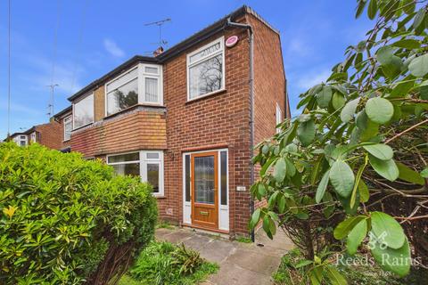 3 bed property, in Manor Avenue, £350,000