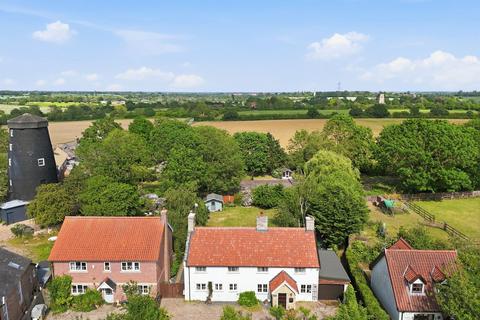 5 bed property, in Mill Green House, £650,000