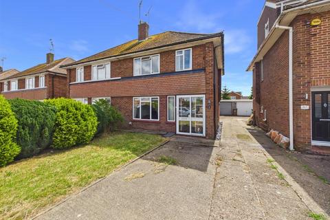 3 bed property, in Westmorland Avenue, £385,000