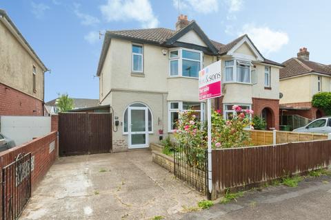 3 bed property, in Arnold Road, £350,000