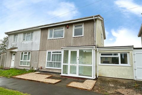 5 bed property, in Scarborough Way, £230,000