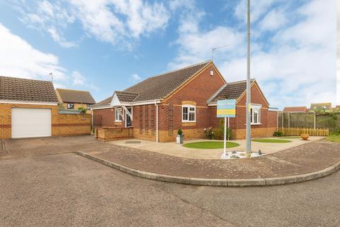 3 bed property, in Marjoram Road, £325,000