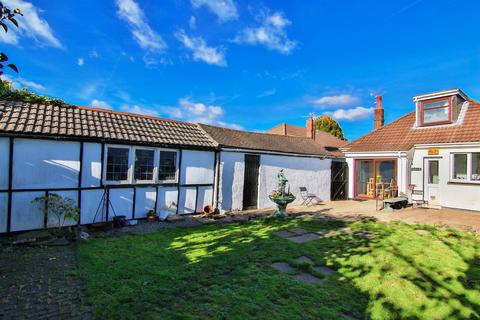 5 bed property, in Heol Gabriel, £480,000