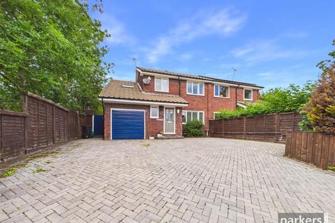4 bed property, in Colemans Moor Road, £550,000