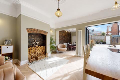 3 bed property, in Mowbray Road, £340,000