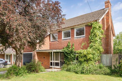 4 bed property, in Tullis Close, £650,000
