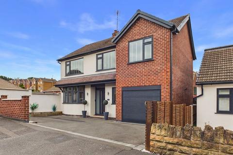 4 bed property, in Southcliffe Road, £500,000