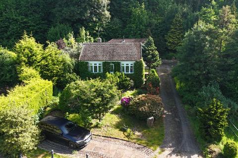 3 bed property, in Main Road, £425,000